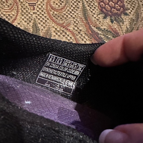 - 5 for $25- Skechers size 8.5 black and gray - Picture 11 of 16